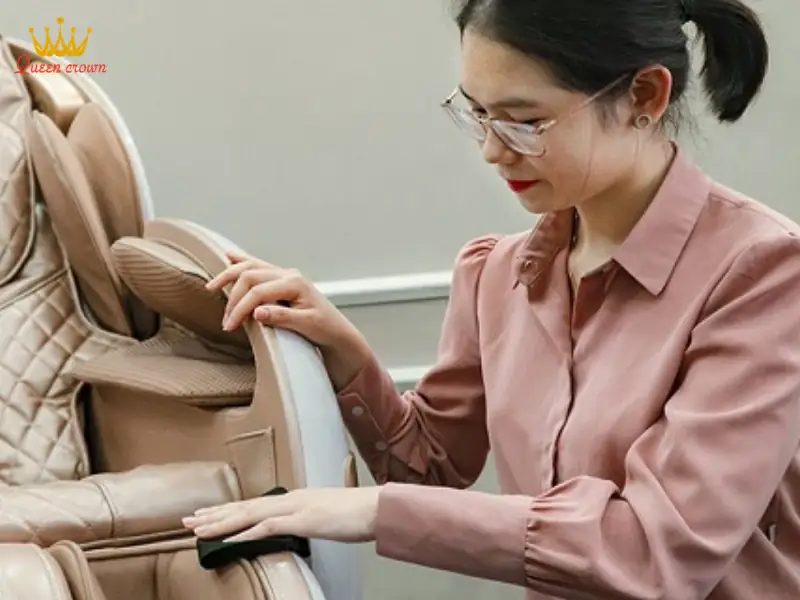 Bảo dưỡng ghế massage định kỳ giúp hạn chế hư, hỏng