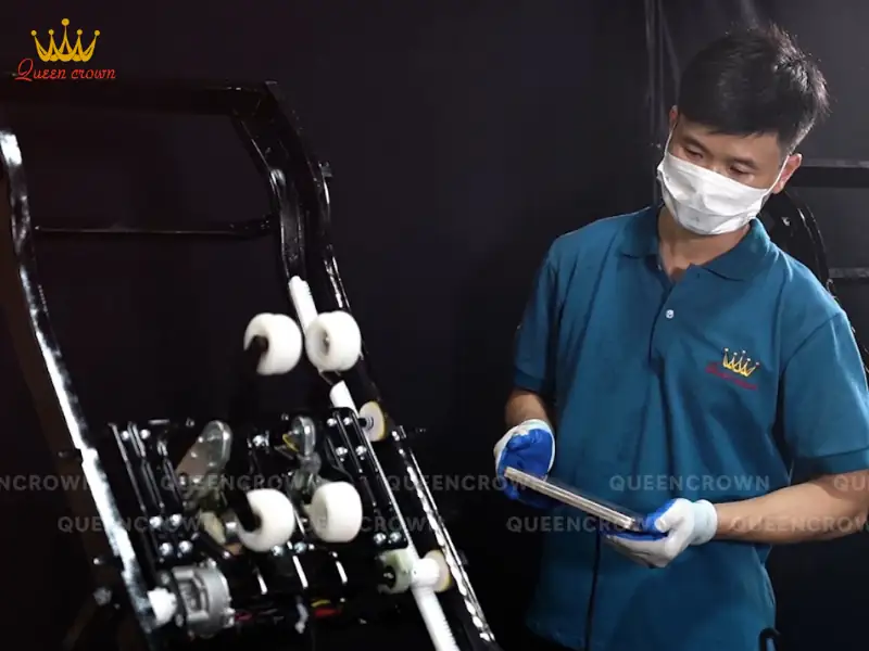 Quy trình kiểm tra và sửa chữa chuyên nghiệp tại Queen Crown