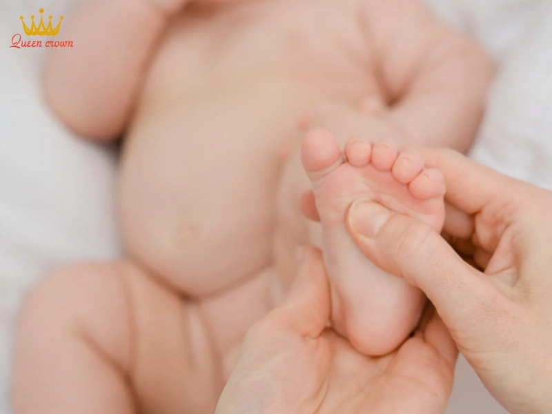 Hướng dẫn cách mát xa lòng bàn chân cho bé tại nhà