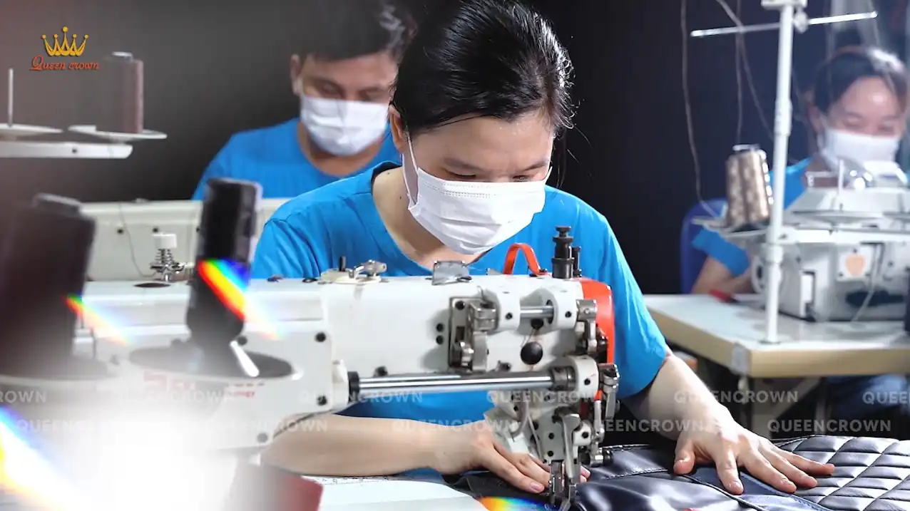 Tìm hiểu sơ bộ về quy trình sản xuất ghế massage Queen Crown