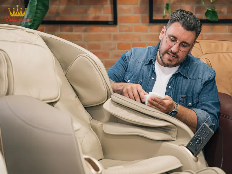 Cách xử lý hiệu quả khi ghế massage có mùi hôi