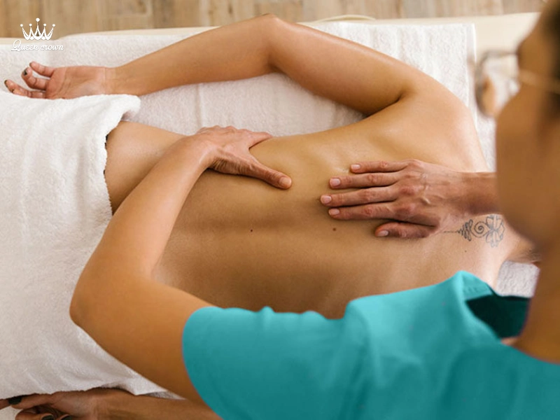 Massage y học cổ truyền giảm đau vai gáy