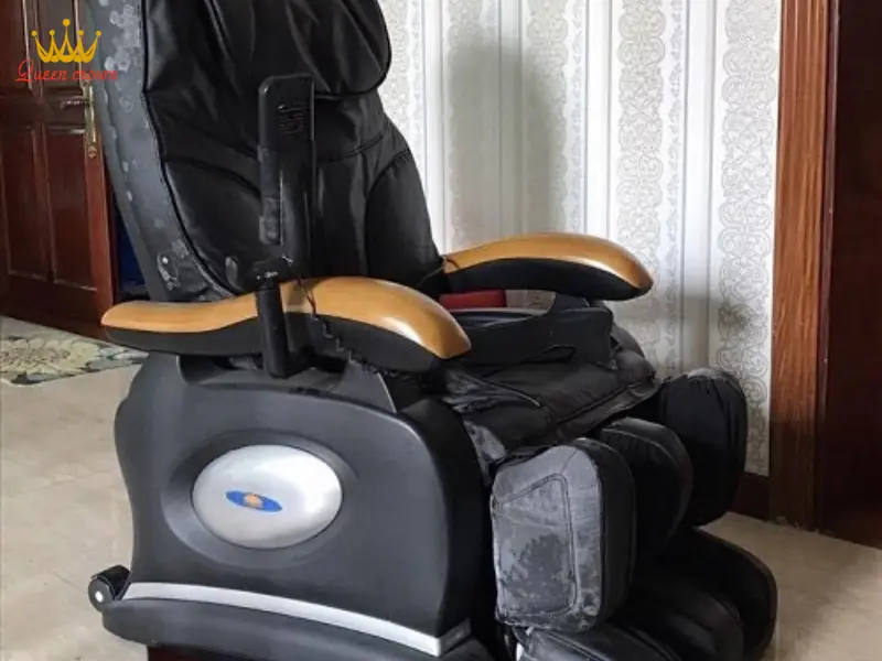 Một số dấu hiệu nhận biết khi ghế massage bị ẩm mốc