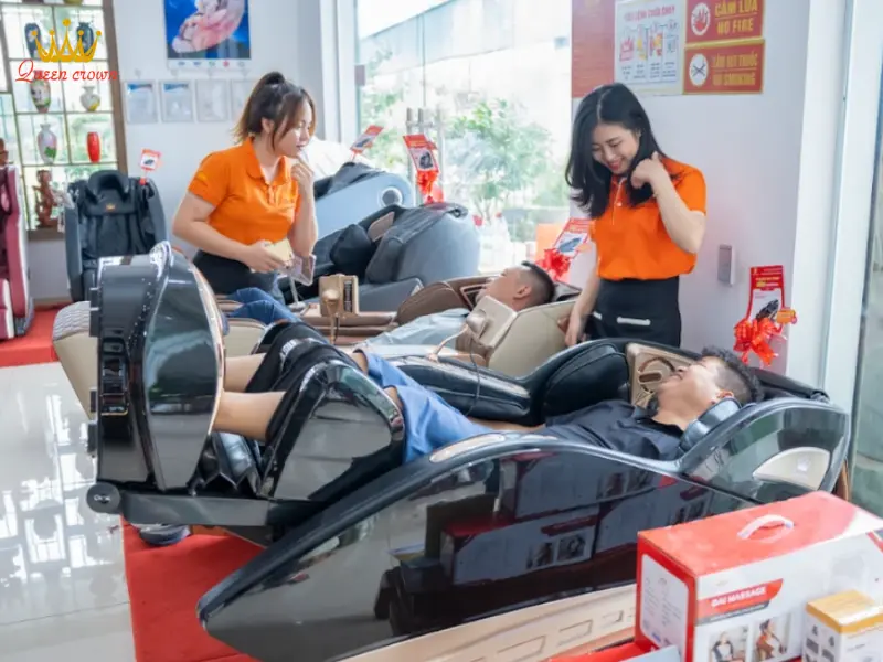 Nên trực tiếp đến showroom để trải nghiệm sản phẩm 