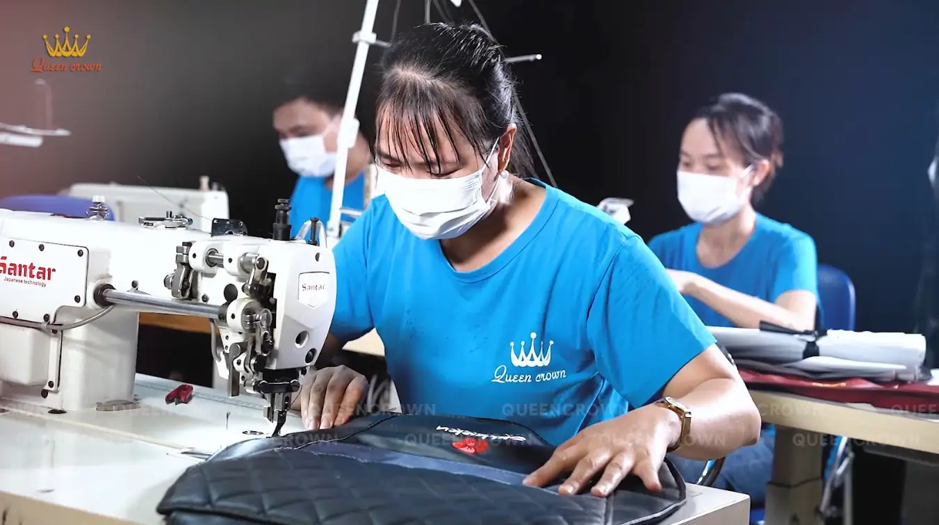 Queen Crown - Đơn vị sửa chữa da ghế massage uy tín