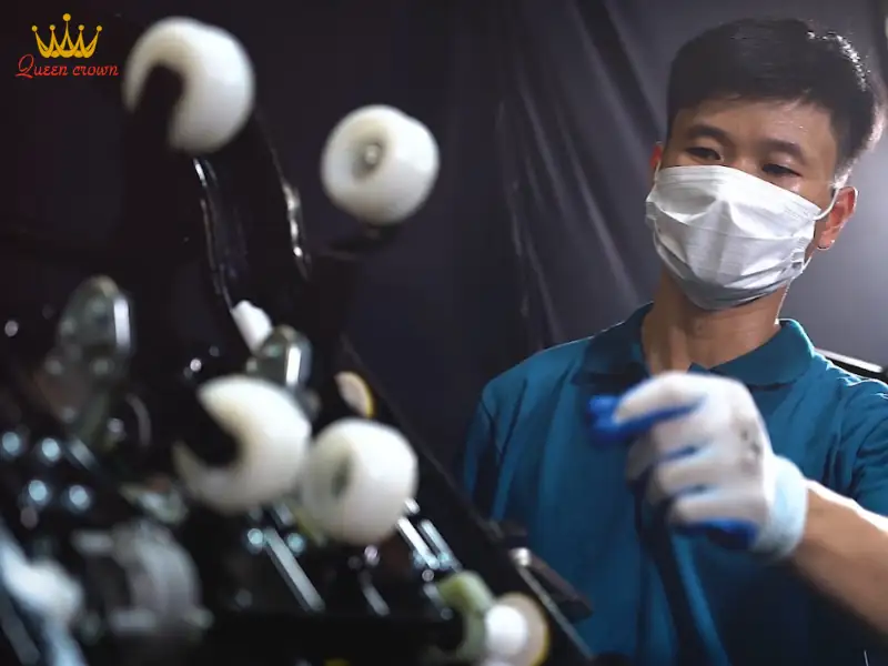 Lợi ích khi lựa chọn dịch vụ sửa chữa ghế massage Queen Crown