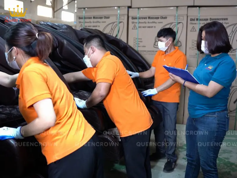 Kỹ thuật viên giàu kinh nghiệm tại Queen Crown