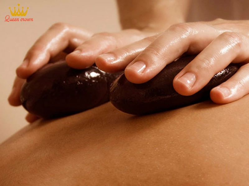 Khám Phá Quy Trình Massage Đá Nóng Chuẩn Tại Nhà