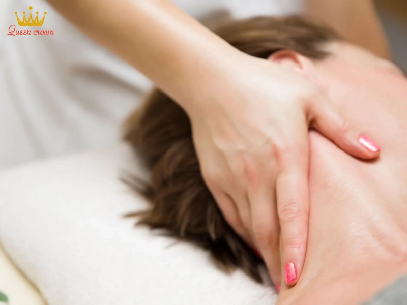Lợi ích của việc massage vùng cổ thường xuyên