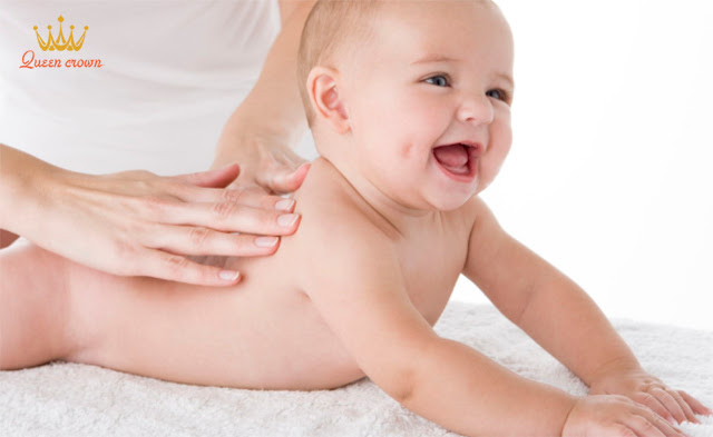 10 Lợi ích không tưởng khi massage cho trẻ sơ sinh