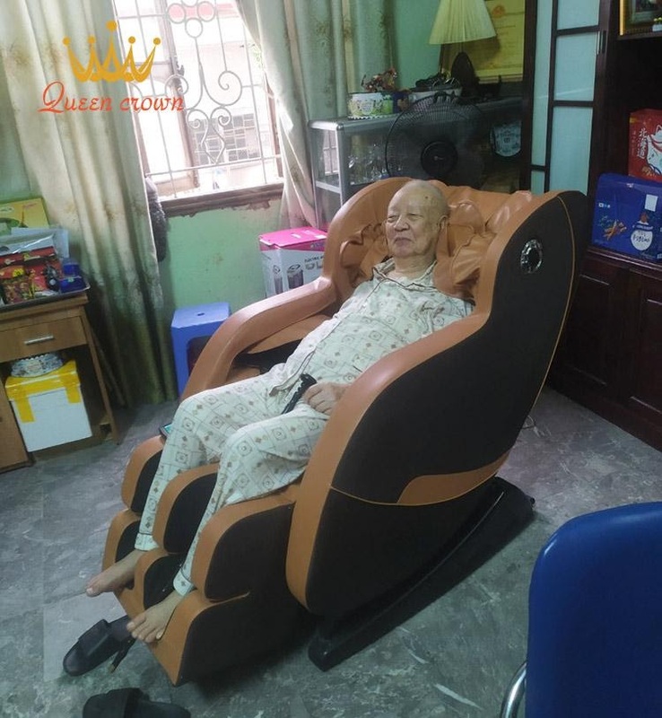 Sử dụng ghế massage cho người cao tuổi cần lưu ý đến tình trạng sức khỏe