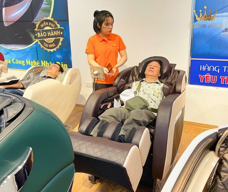 nên dùng thử trước khi mua ghế massage