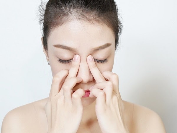 Cách massage mắt giúp đỡ mỏi mắt, giảm bọng mắt nếp nhăn