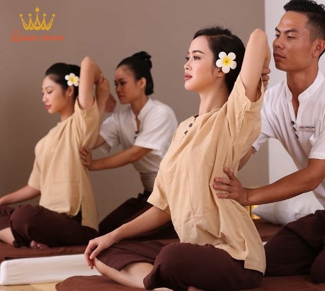 Massage Thái cho vùng lưng eo