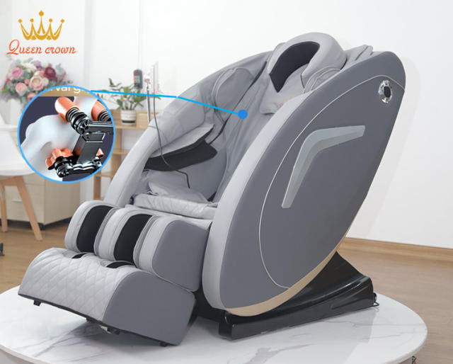 Ghế massage Queen Crown QC V5 trang bị hệ thống con lăn massage linh hoạt