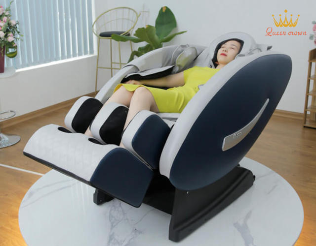 Ghế massage Queen Crown QC LX888 Plus có tính năng không trọng lực