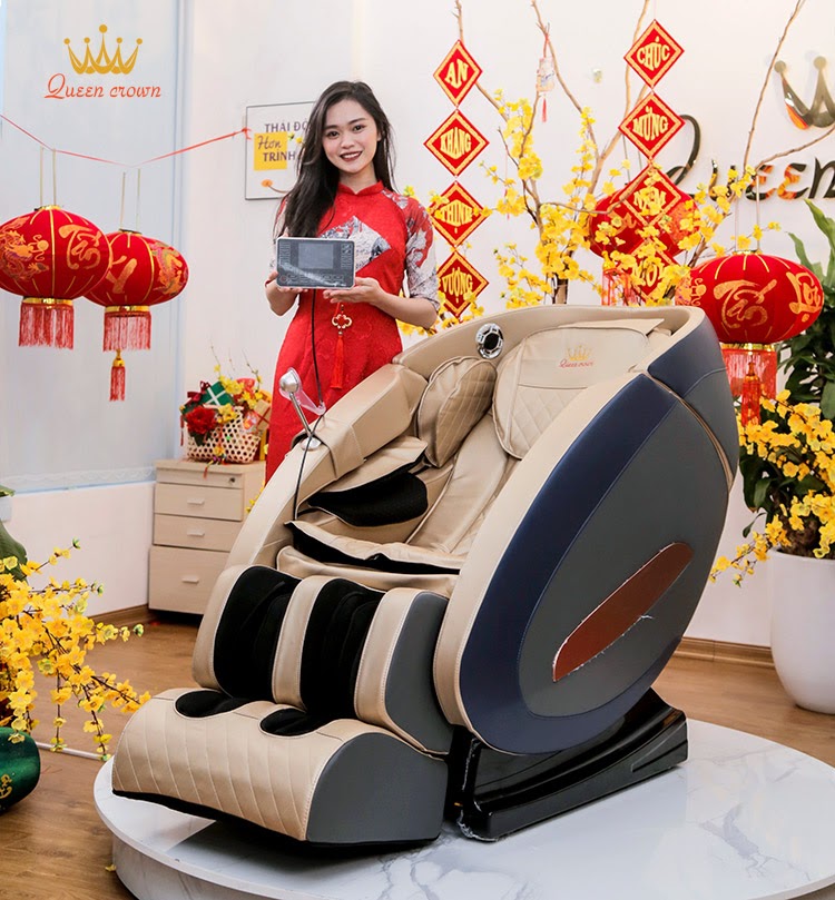 Ghế massage Queen Crown QC SL666 11 Queen Crown QC SL666 được trang bị bảng điều khiển hiện đại